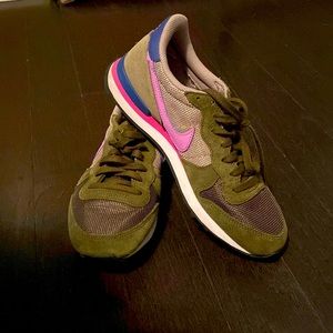 Nike sneakers-womens 8.5